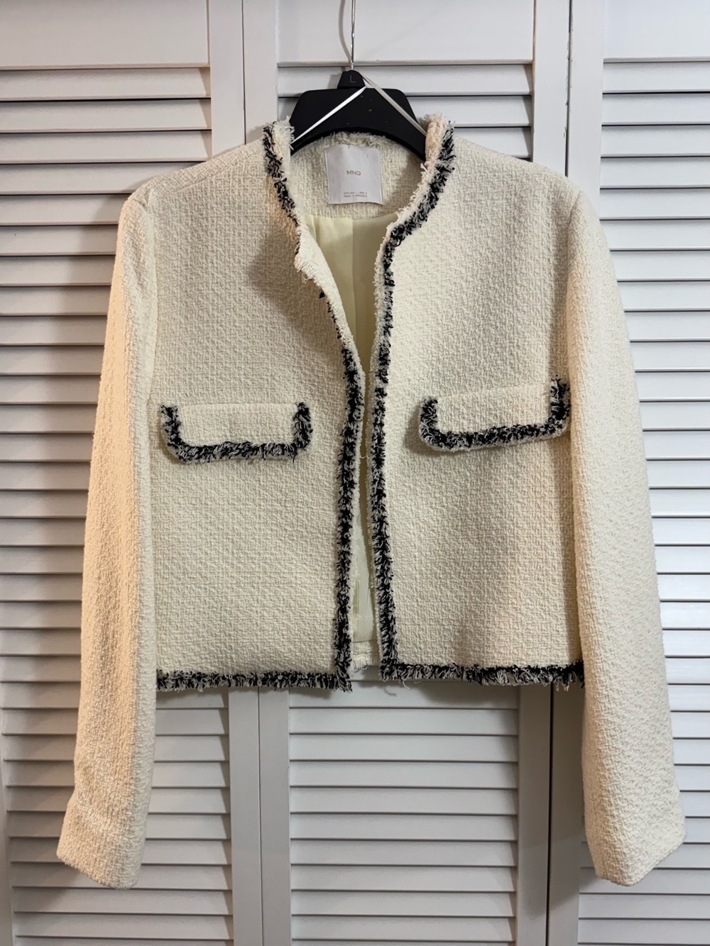 NWOT Mango Cinta Cropped Tweed Jacket Cream with Black Trim Size Large - Picture 3 of 13